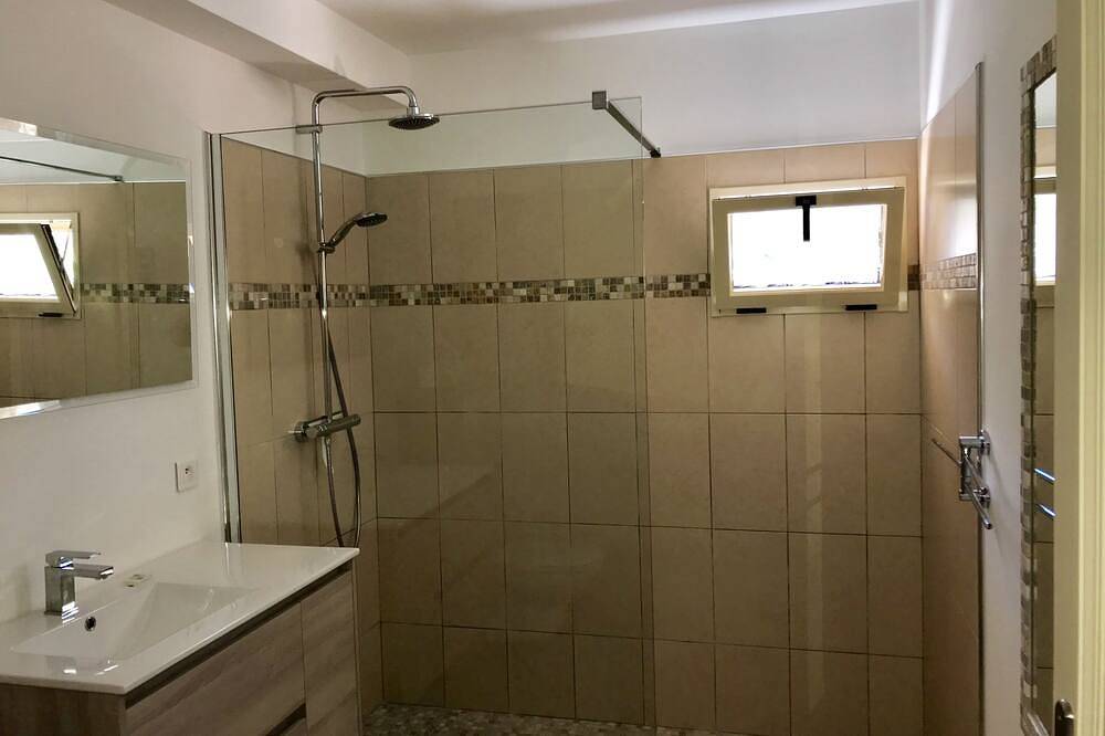 Appartement entier, 2 pièces dans villa, calme, vue mer, proximité plages et centre ville in Propriano, Arrondissement de Sartène