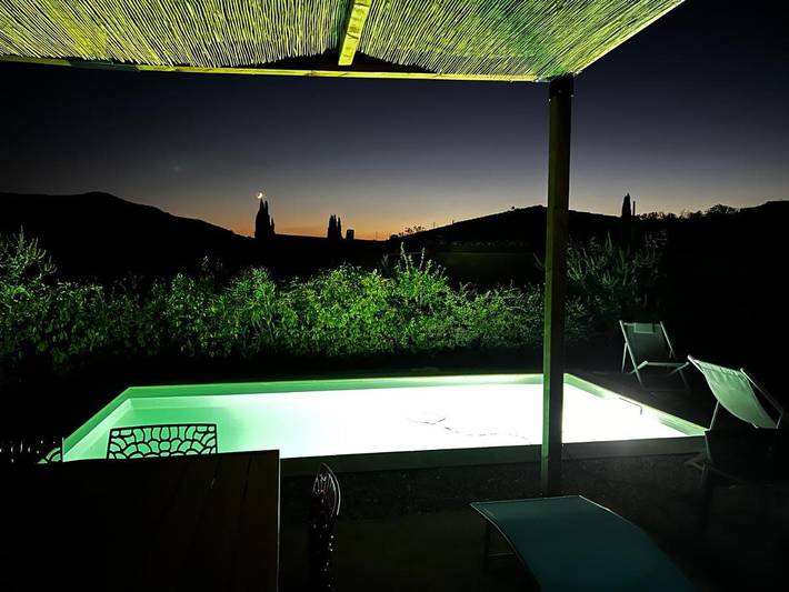 Location de vacances pour 8 personnes, avec vue ainsi que jardin et piscine à Alba-la-Romaine - 3