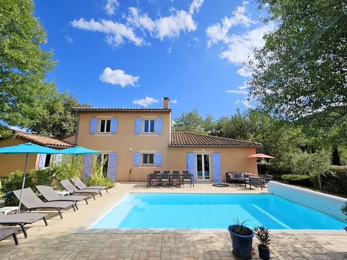 Gîte pour 8 personnes, avec piscine, adapté aux familles