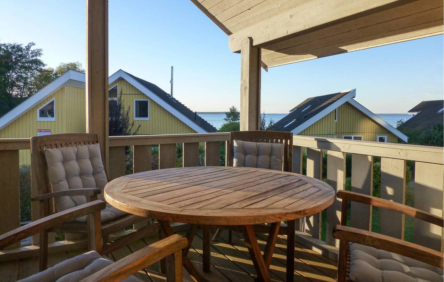 Gemütliche Wohnung am Strand mit Parkplatz und Terrasse in Rechlin, Müritz