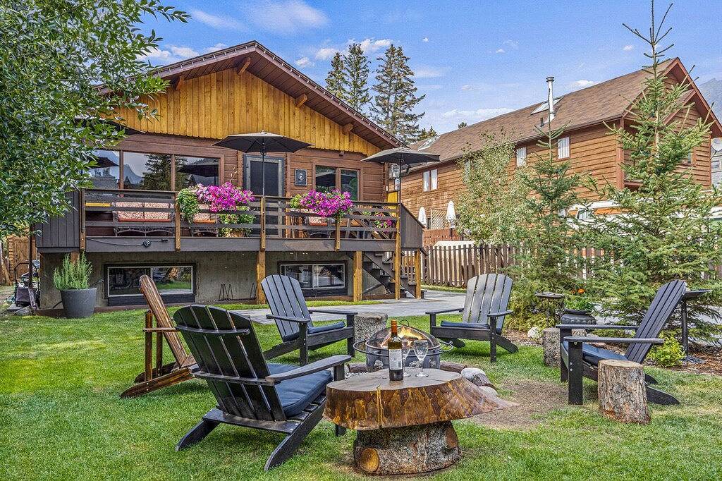 Rustic Chic Banff Mountain Home in Banff, Banff-Nationalpark