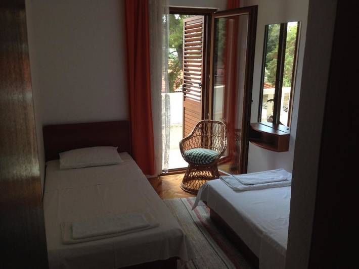 Chambre d’hôte pour 3 personnes, avec Balcon et Terrasse ainsi que Jardin et Vue dans Hvar - 4
