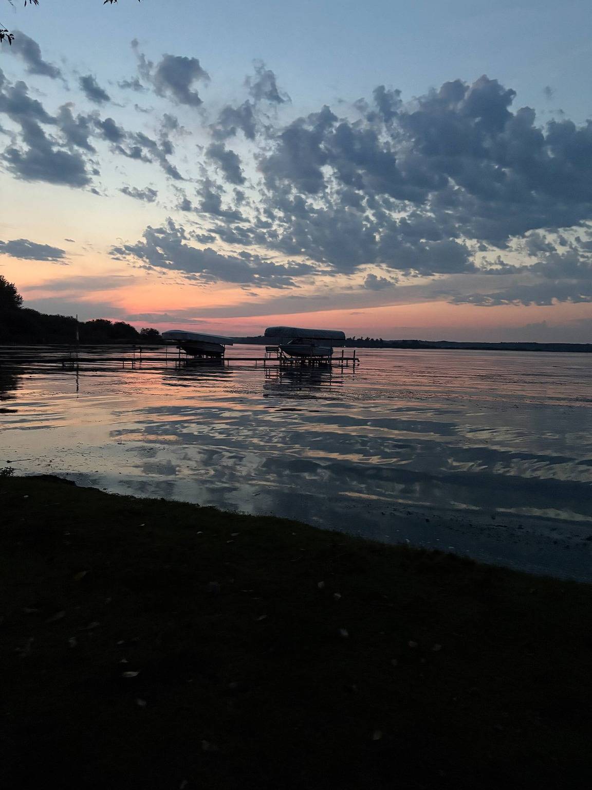 Geräumige 4-Jahreszeiten-Hütte mit Blick auf den See in Silver Sands in Alberta