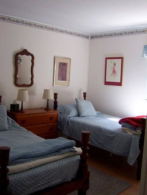 Beachfront Cottage auf privater Straße in Bristol (RI), Bristol County