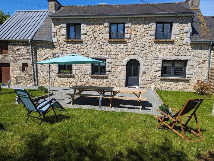 Gîte pour 10 personnes, avec terrasse et jardin