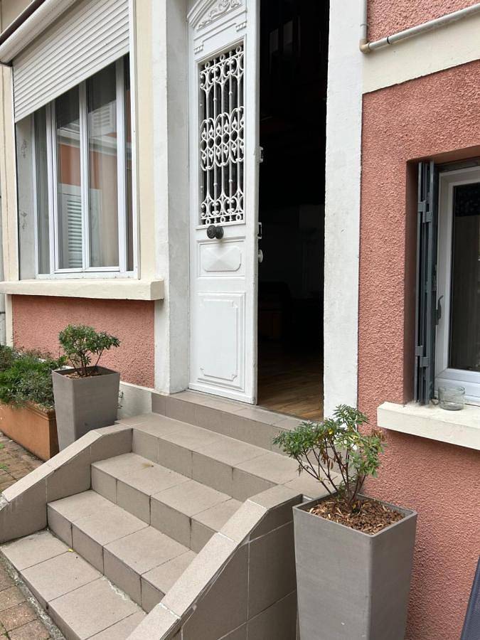 Gîte pour 12 personnes, avec terrasse à Nogent-sur-Marne - 2