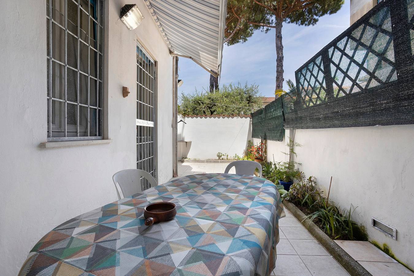 Entire apartment, Apartment 'Casa Ibisco' with Private Garden in Viareggio, Italian Riviera