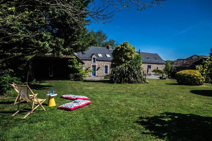 Location de vacances pour 4 personnes, avec Terrasse ainsi que Jardin et Vue à Guilligomarc'h