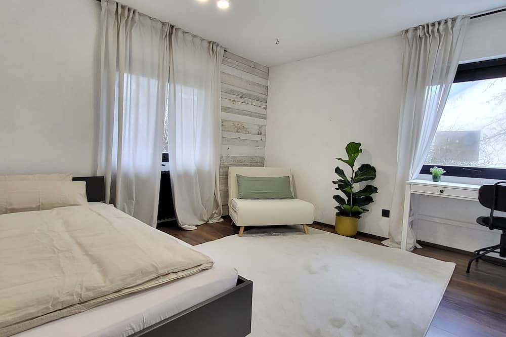 Architektenhaus am Waldrand mit Sauna in Schwabach, Frankenalb