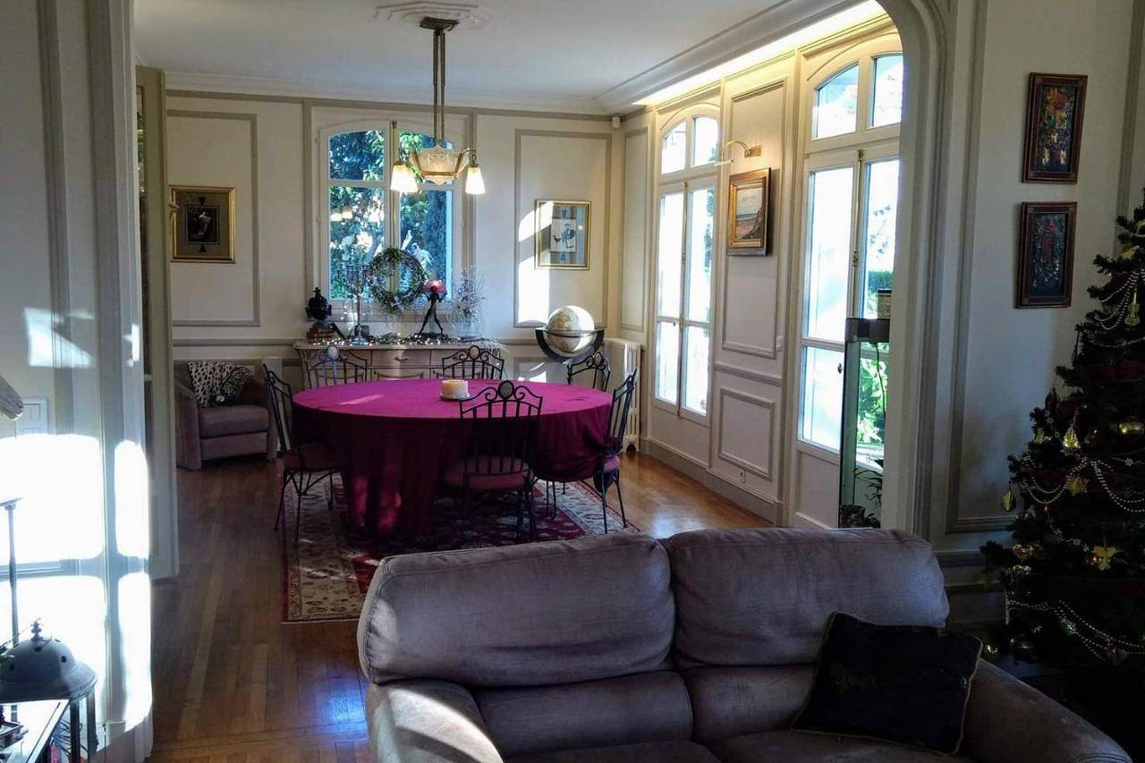 Villa in La Celle-Saint-Cloud, Yvelines
