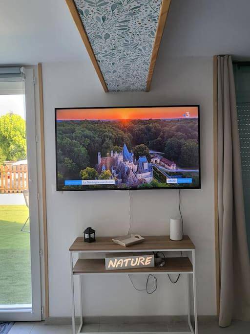 Location de vacances pour 6 personnes, avec jardin ainsi que vue et piscine, animaux acceptés à Saint-Vincent-Jalmoutiers - 3