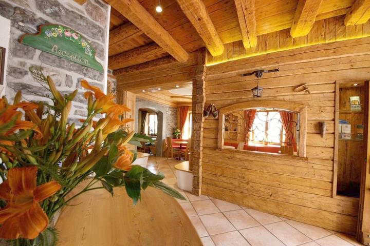 Hôtel pour 3 personnes, avec sauna ainsi que balcon et jacuzzi à Forni di Sopra - 2
