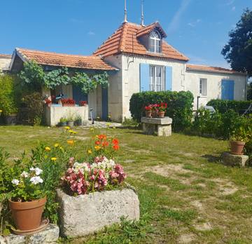 Gîte pour 2 personnes, avec terrasse et jardin en Charente-Maritime
