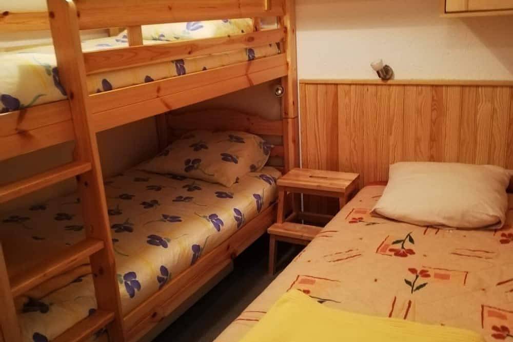 Entire apartment, Pretty T2 - 5 People Lake And Mountain View - Artouste Resort in Station d'Artouste, Laruns