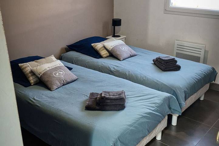 Location de vacances pour 9 personnes, avec Terrasse et Jardin dans Port de Saint-Vaast la Hougue - 2