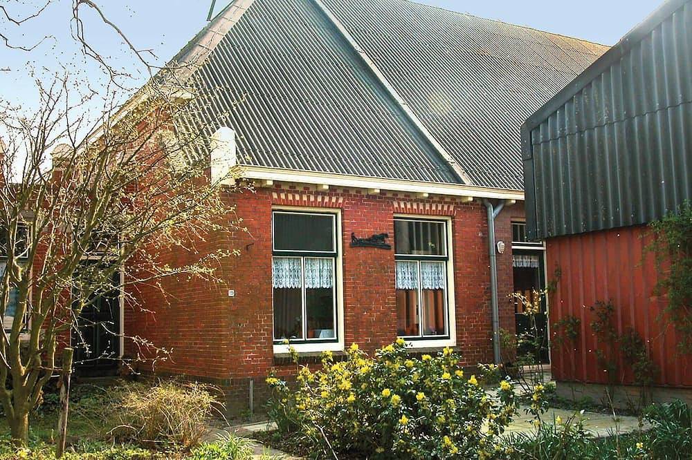 Entire apartment, Lovely apartment in Saaxumhuizen in North Sea Netherlands