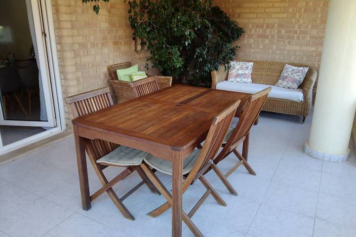 Apartamento para 6 personas, con piscina además de jardín y balcón en Benicasim