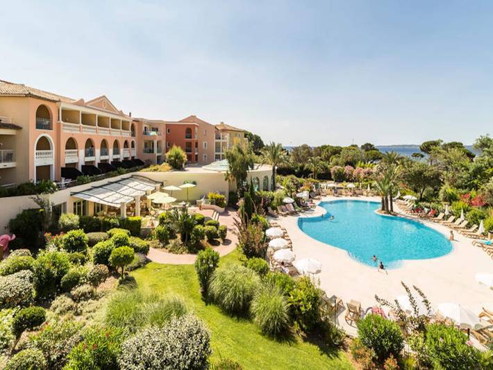 Appartement de vacances pour 4 personnes, avec piscine et terrasse, adapté aux familles