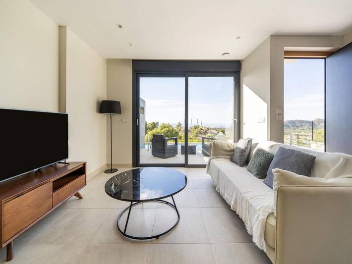 Chalet para 6 personas, con terraza además de piscina y jardín, Se admiten mascotas en Marina Baja - 3