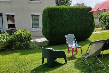Gîte pour 4 personnes, avec piscine et jardin à Mesvres