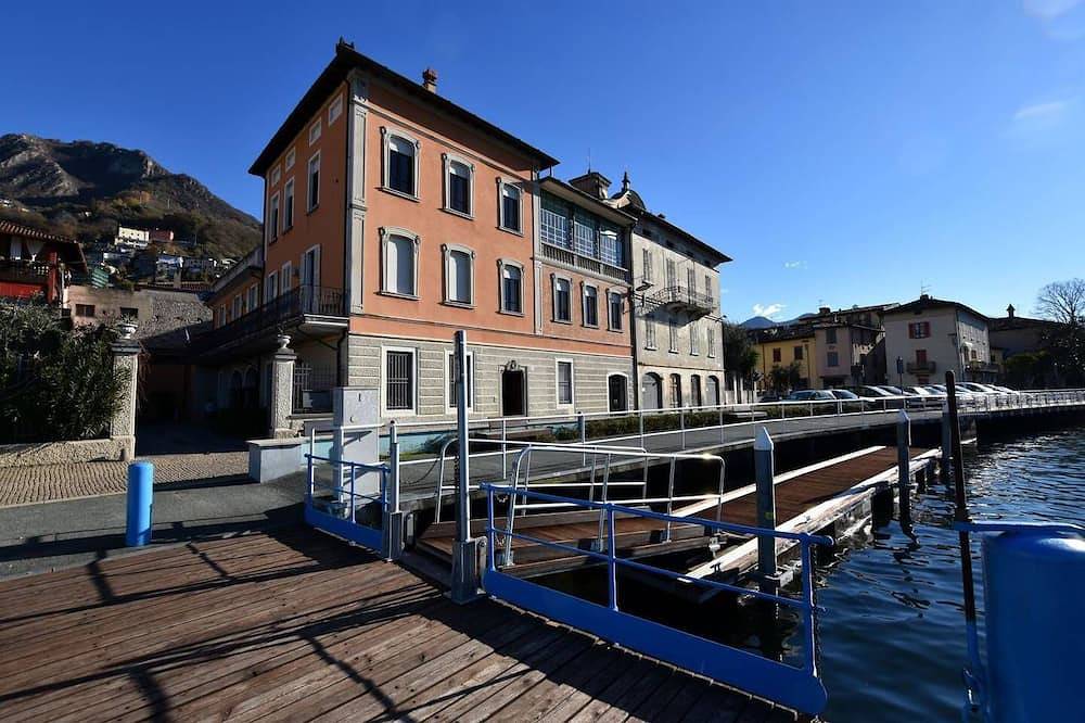 Luxusstruktur Am Ufer Am Maronesee in Marone, Gemeinde Marone