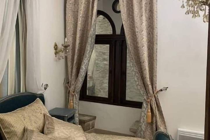 Appartement entier, Historic Maison du Roy/Royal Chambers -3Br/2Br Apartment with Royal Fireplace in Saint-Antonin-Noble-Val, Tarn-et-Garonne