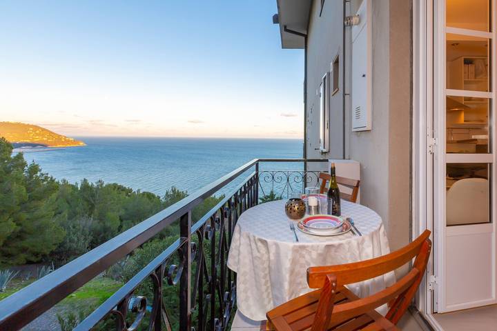 B&b per 2 persone, con balcone a Cervo (Liguria)
