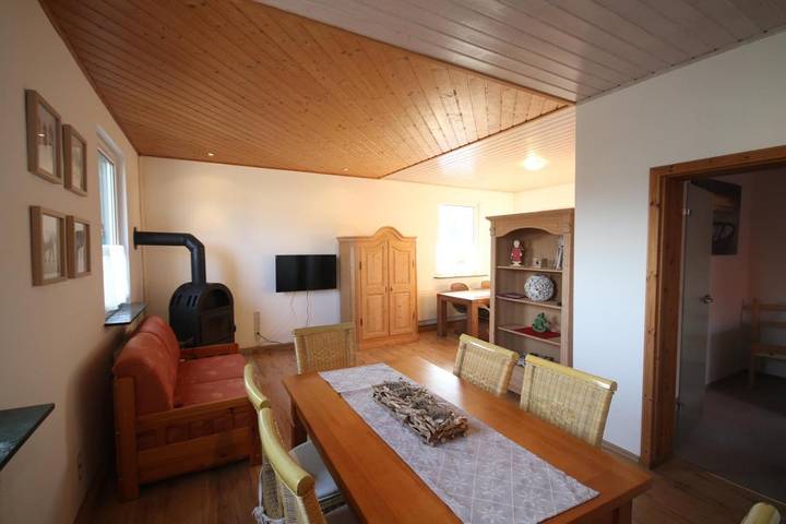 Ferienwohnung für 8 Personen, mit Balkon und Garten in Tambach-Dietharz