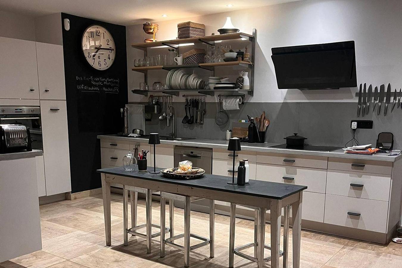 House Sleeps 8 with Pool and Parking in Grasse, Mittelmeerküste (Frankreich)