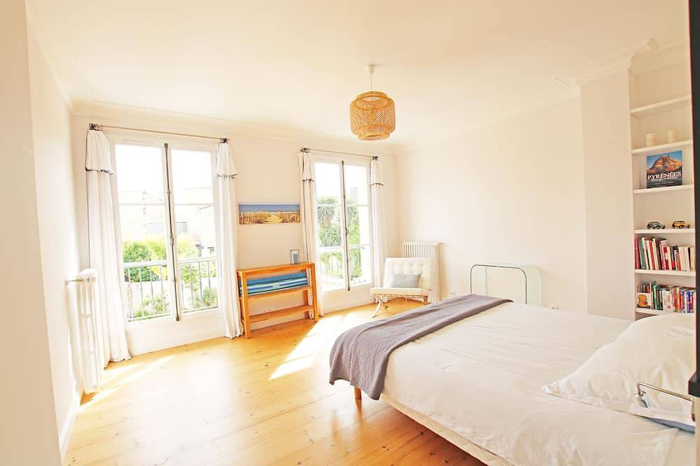 Superbe Maison en Pierre 4 Avec Jardin et Piscine à Bordeaux Centre Gambetta in Bordeaux, Région de Bordeaux