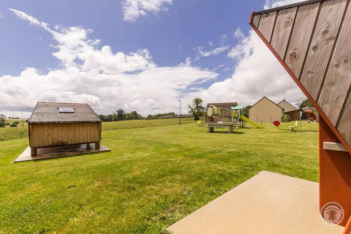 Gîte pour 2 personnes, avec Terrasse et Jardin à La Croix-Avranchin