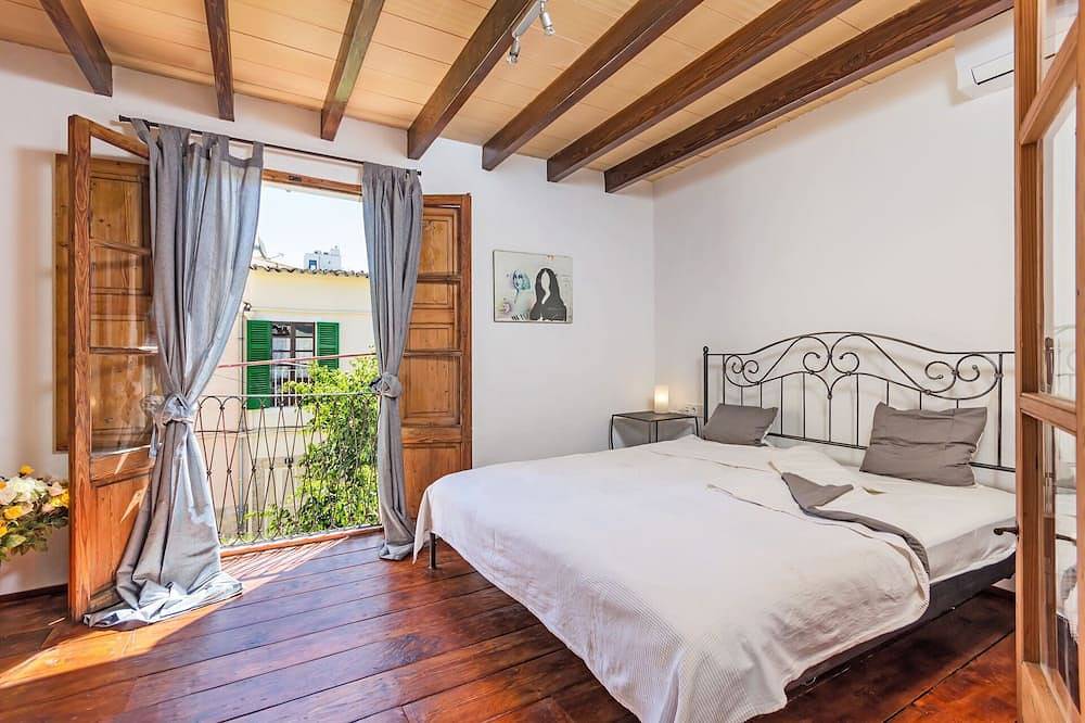 Authentic village house with sea views in the heritage district of Andratx in Andratx, West Majorca