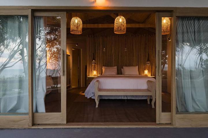 Maison d’hôte pour 2 personnes, avec piscine ainsi que jardin et vue