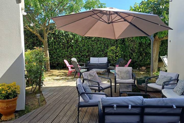 Villa pour 22 personnes, avec Jacuzzi ainsi que Terrasse et Jardin à Mauguio