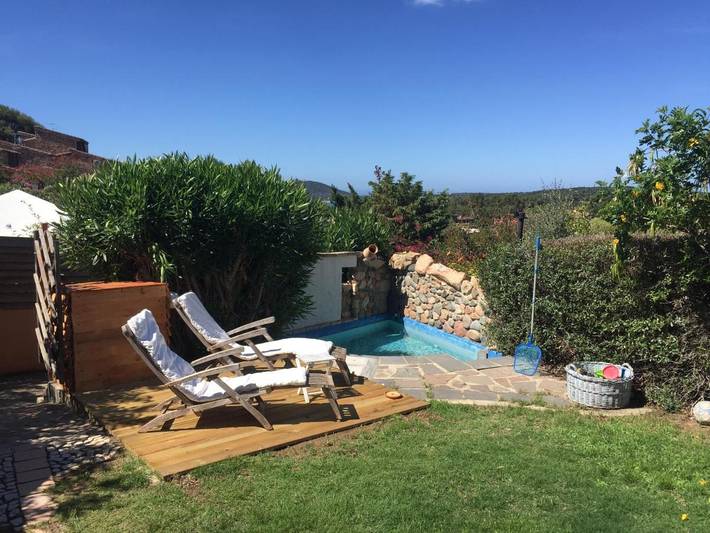 Villa für 11 Personen, mit Whirlpool und Garten sowie Terrasse in Simius