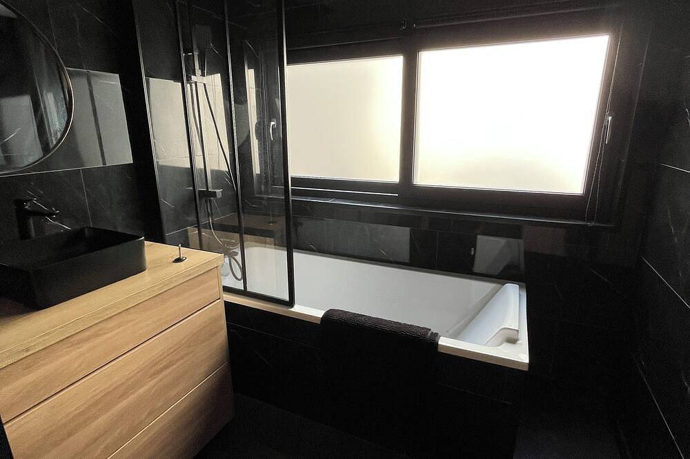 Geheel appartement, Apartment Containers 900 m from the beach in Calais, Calais en omgeving