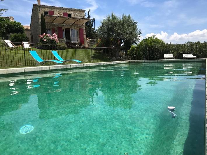 Location de vacances pour 10 personnes, avec vue ainsi que jardin et piscine à Viens - 3