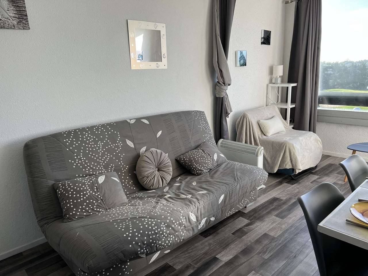 Ganzes Studio, Studio für 4 - Pool, Parkplatz, Waschmaschine, In der Nähe von Geschäften in Cap d'Agde, Agde