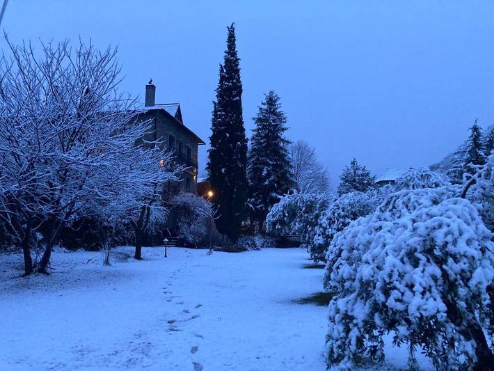 Gîte pour 4 personnes, avec jardin ainsi que piscine et jacuzzi à Rialp - 2