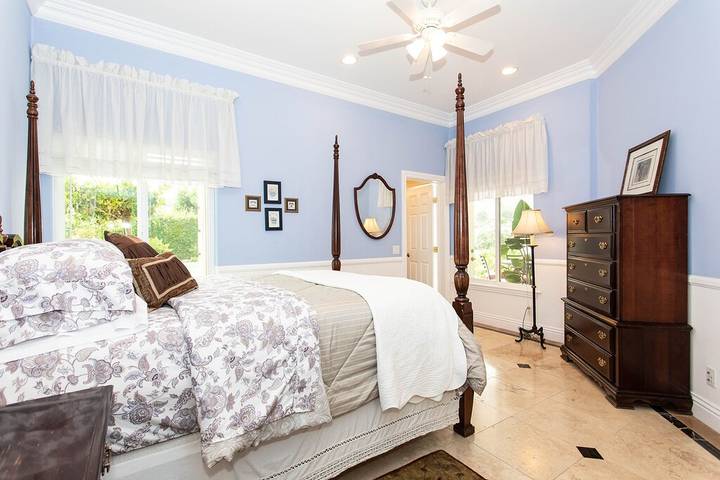 Vacation rental for 20 people, with hot tub and yard, with pets in Riverside County