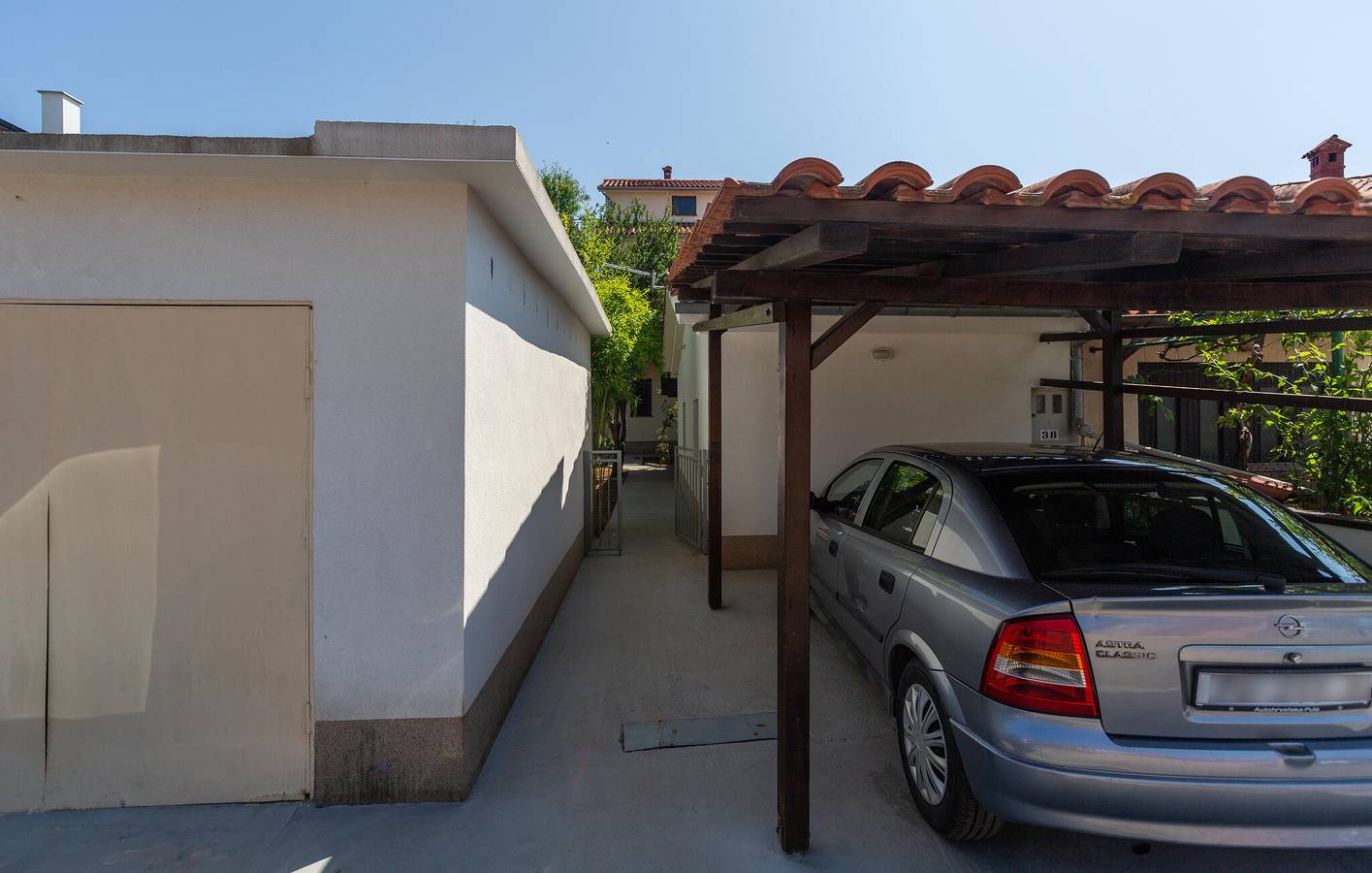 Appartamento intero, Appartamento vacanze per 2 persone con terrazza in Valbandon, Costa meridionale dell´Istria
