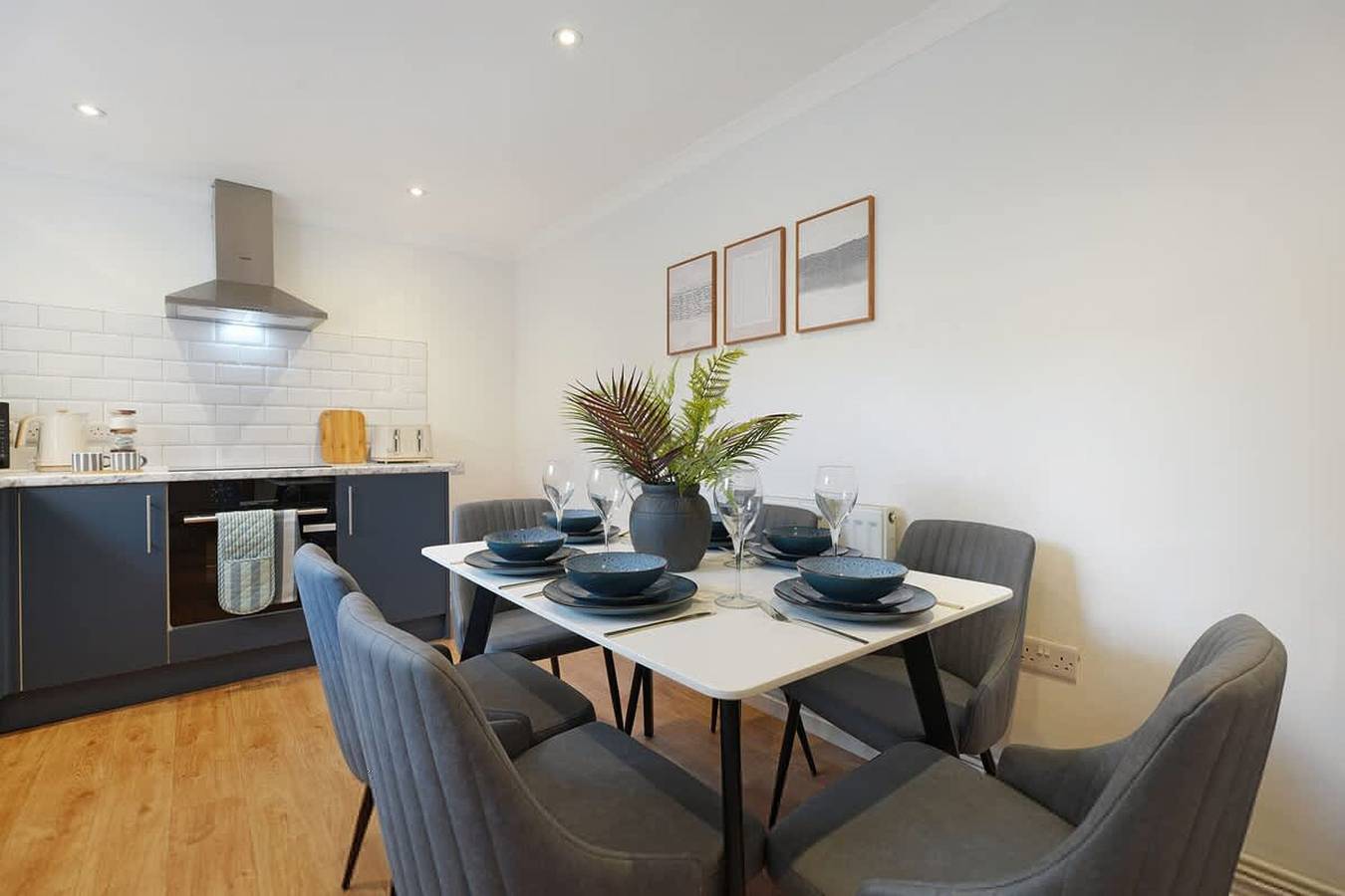 Charming Village Retreat   4Br   Sleeps 8   by Stay With Us in Kingston-upon-Hull, Yorkshire and the Humber