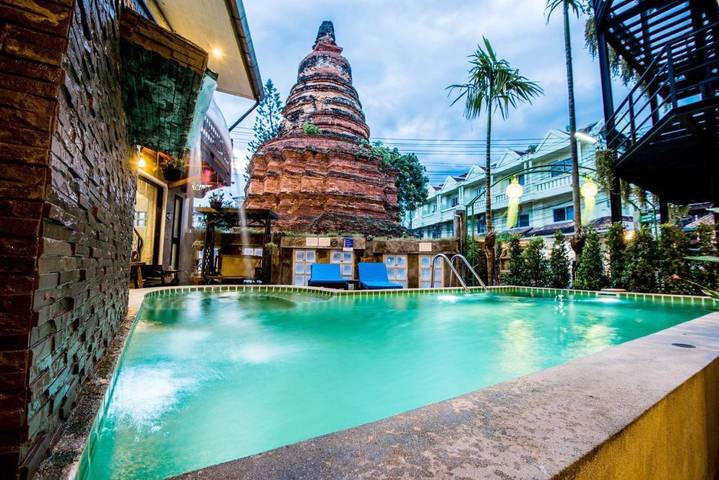 Hôtel pour 3 personnes, avec balcon et piscine