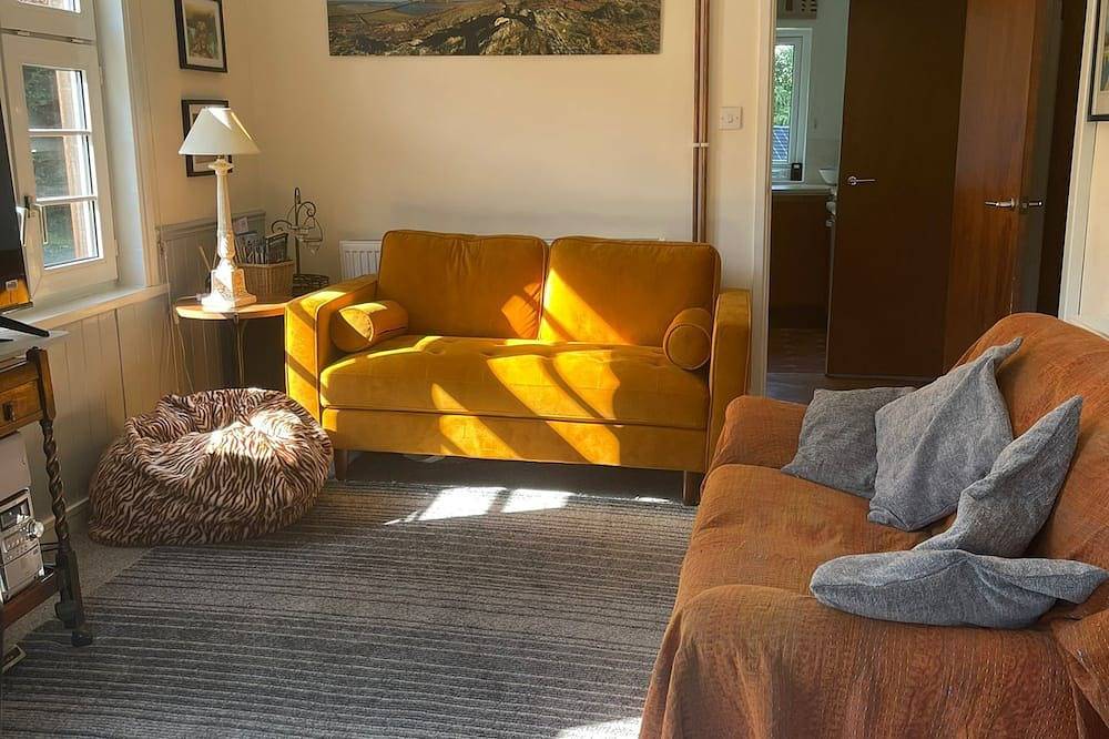 Character old cottage in gorgeous Snowdonia location in Fairbourne, Snowdonia
