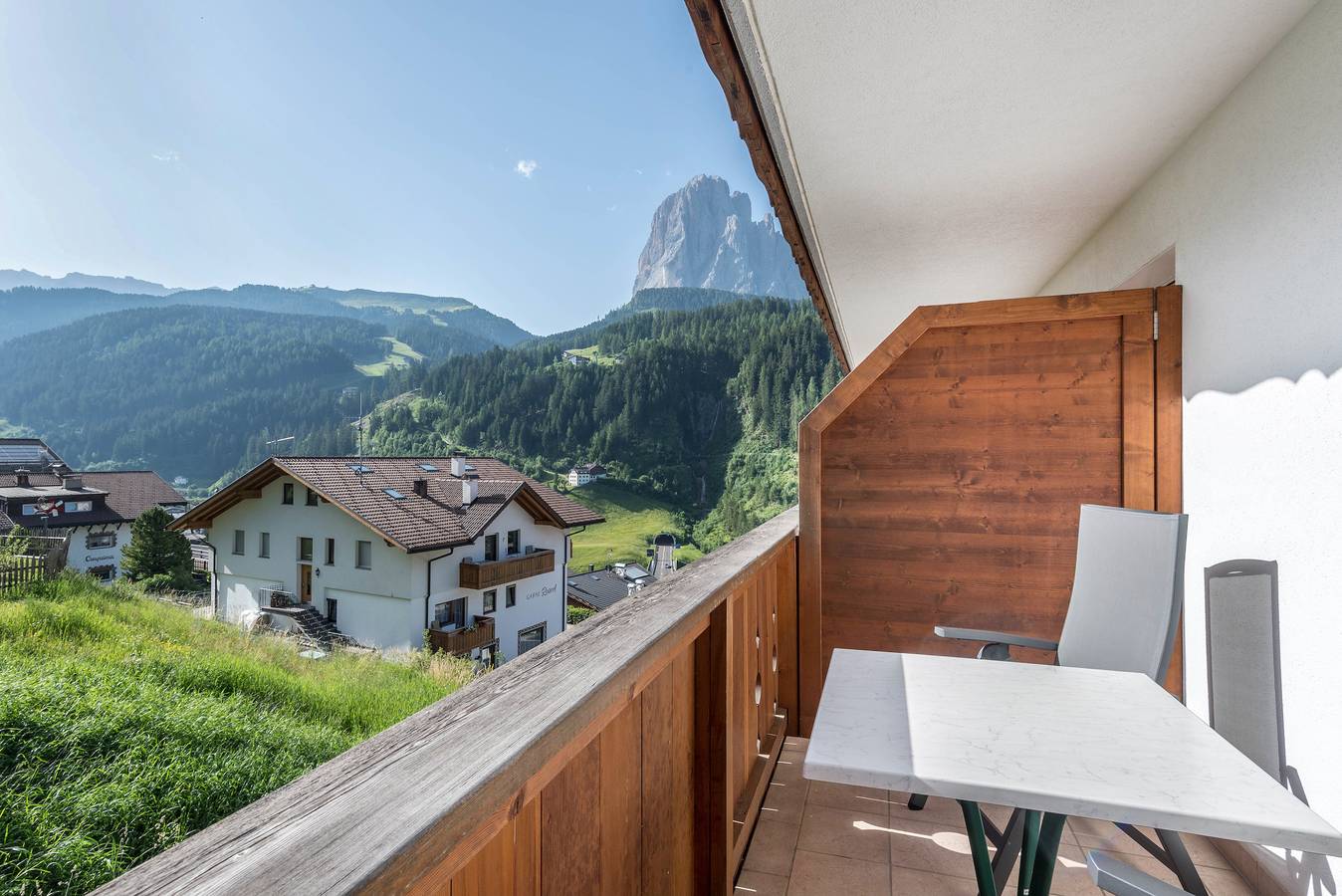 Ganze Wohnung, Ferienwohnung 'Hotel Residenz Gardena Stevia 200' mit Bergblick, Garten und Wlan in St. Christina in Gröden, Dolomiti Superski