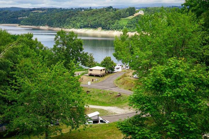 Location de vacances pour 5 personnes, avec vue et jardin, animaux acceptés à Bort-les-Orgues