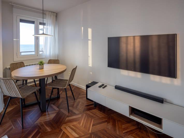 Gîte pour 6 personnes, avec Balcon ainsi que Terrasse et Piscine à Zarautz
