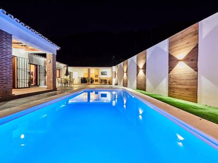 Casa de vacaciones para 8 personas, con jardín en Casabermeja