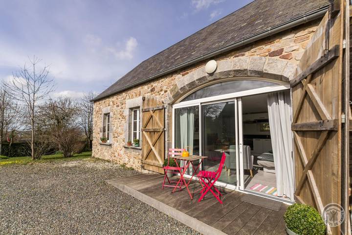 Gîte pour 4 personnes, avec jardin à Nicorps