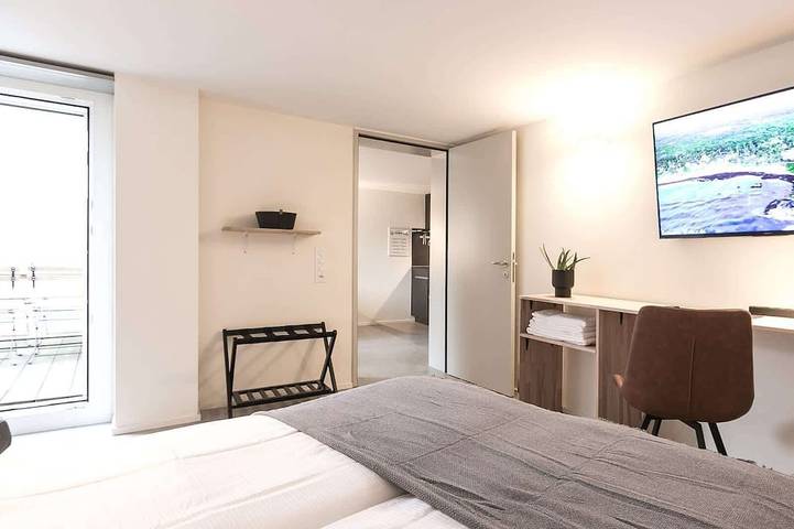 Ganze Wohnung, Apartment deluxe orange mit Dusche und Küchenzeile in St. Gallen, Zürich Voralpen